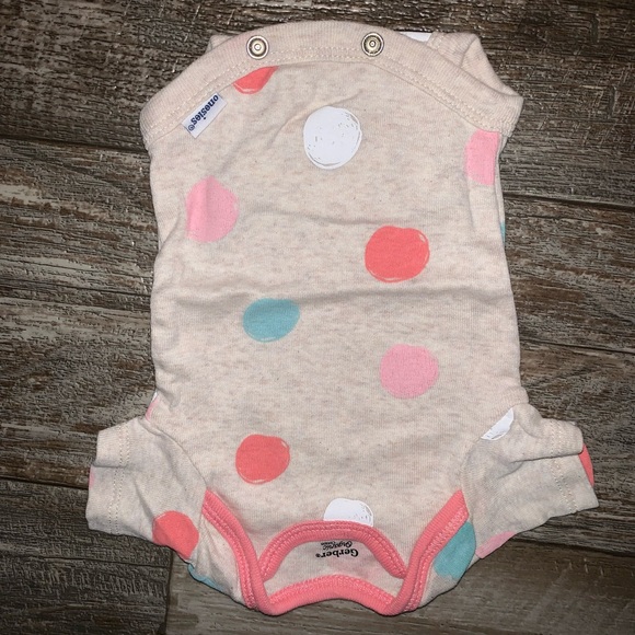 Newborn and 0-3 lot of vguc clothing. - Picture 7 of 9